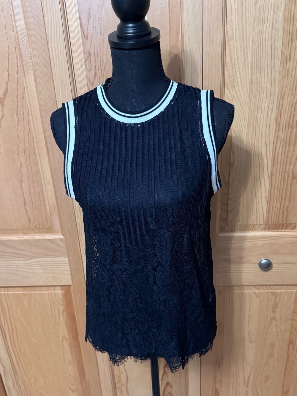Rebecca Elliott Black Lace Sleeveless Tank Top Size Medium